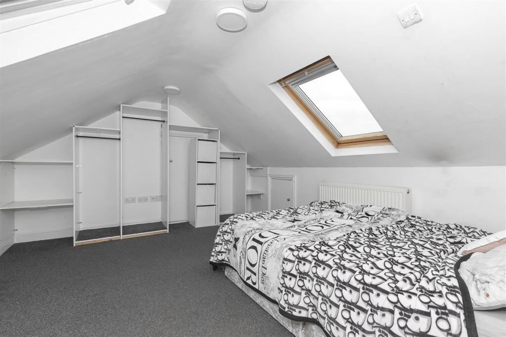 Loft Room.jpg