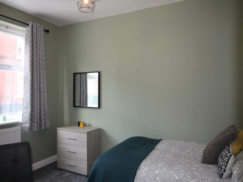 Bedroom 1 (1)
