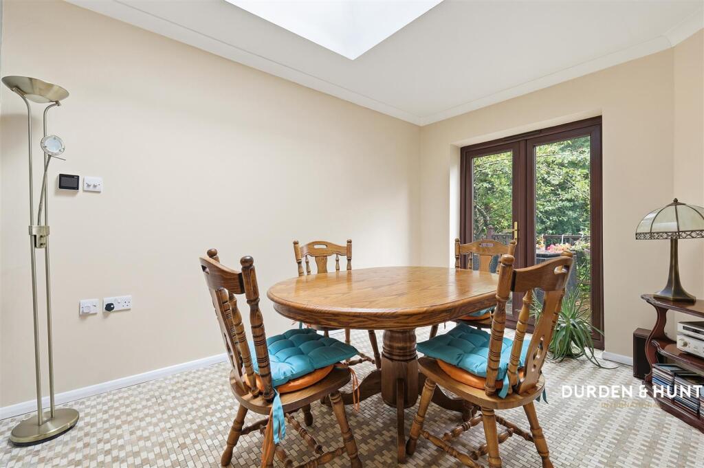 Northumberland Avenue