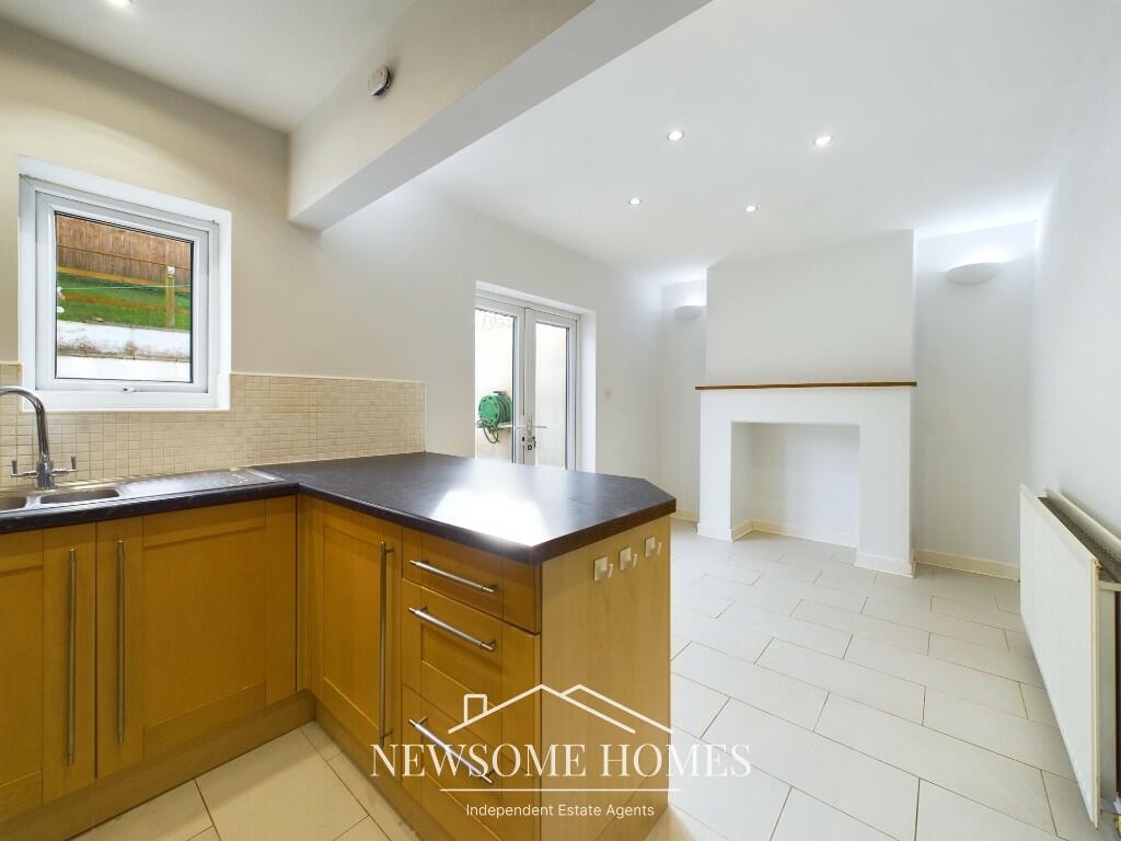 Kitchen/ Dining Room