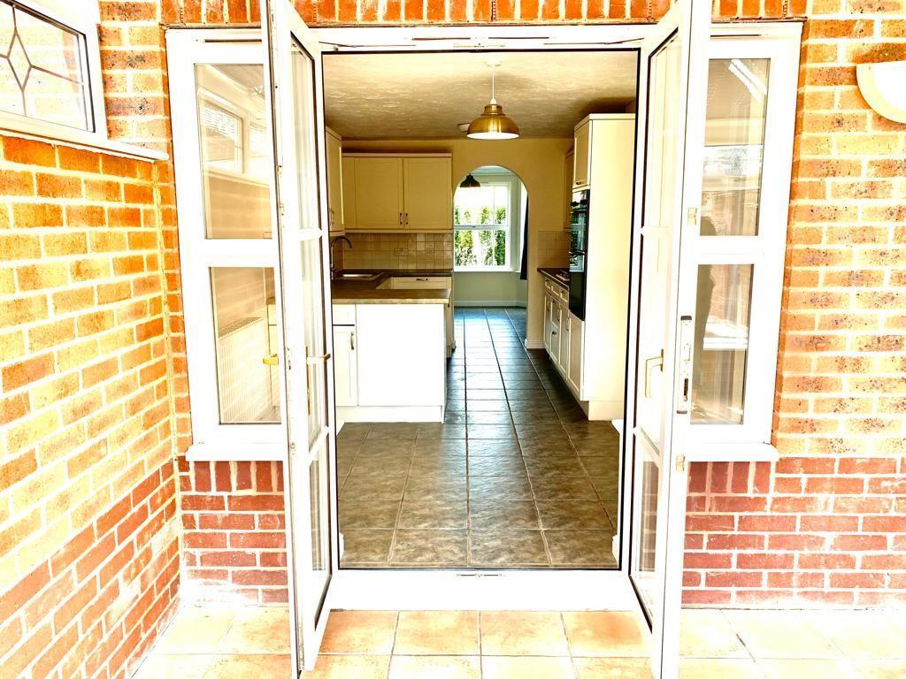 Kitchen 1.jpg