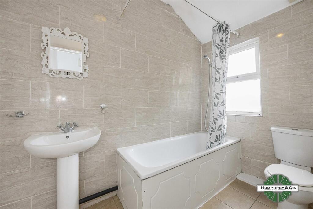 401-403 Hoe Street -003.JPG