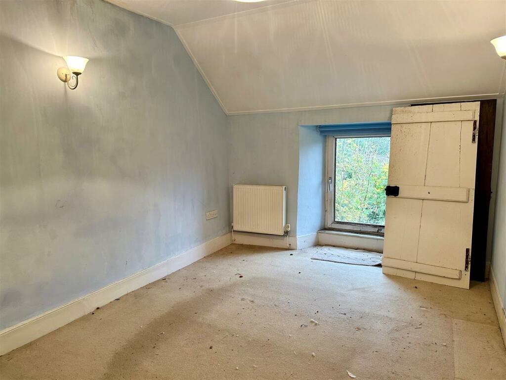 Bedroom One.jpg