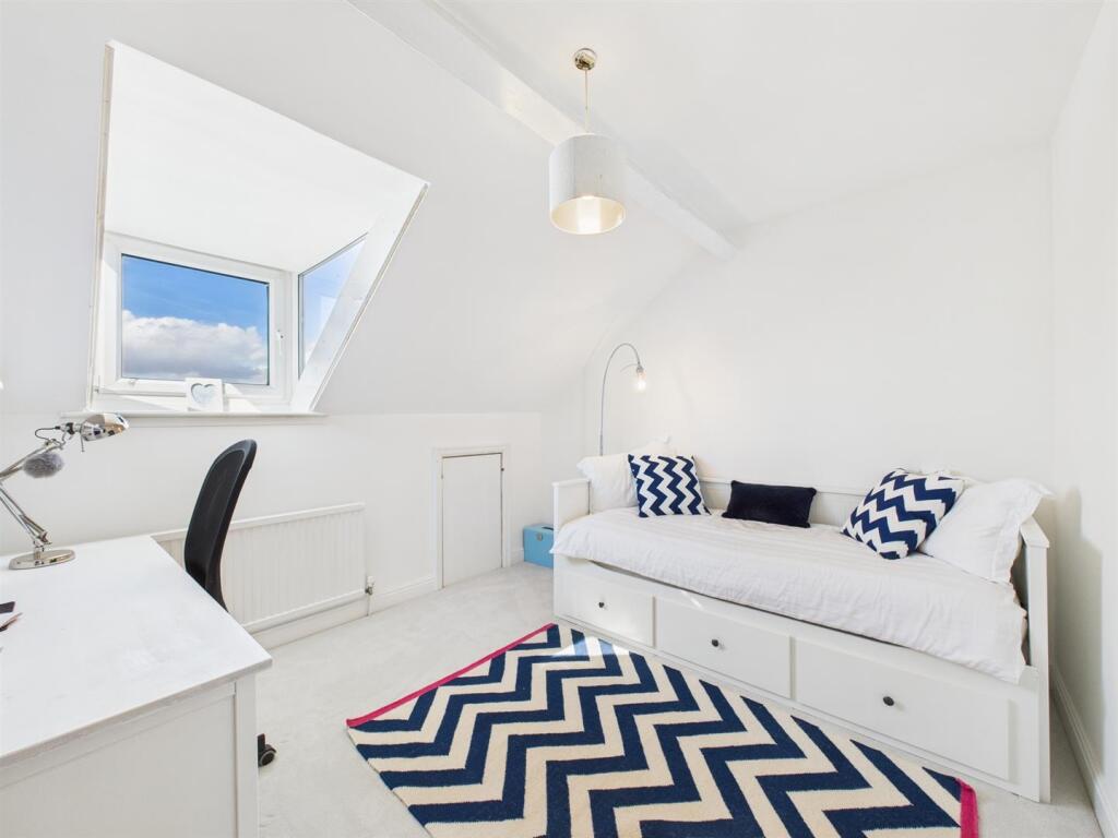 Bedroom: