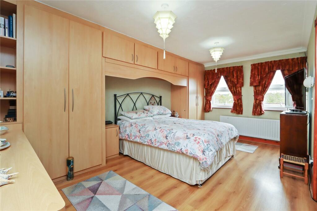 Bedroom 1 Pic 1