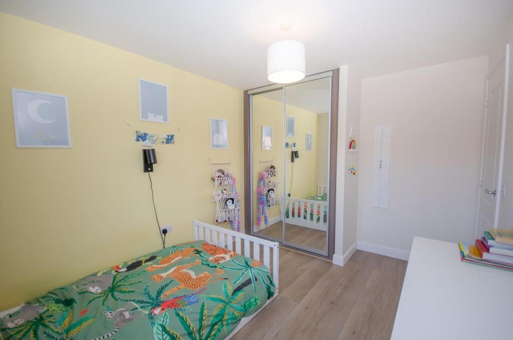 Bedroom two pic 2.jpg