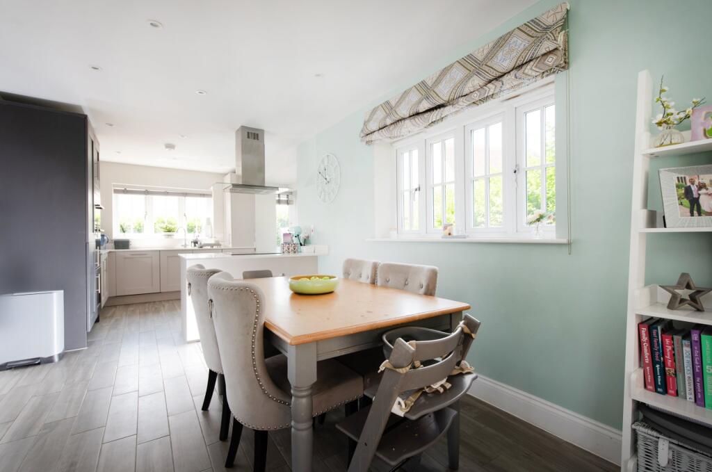 Kitchen/B'fast Room
