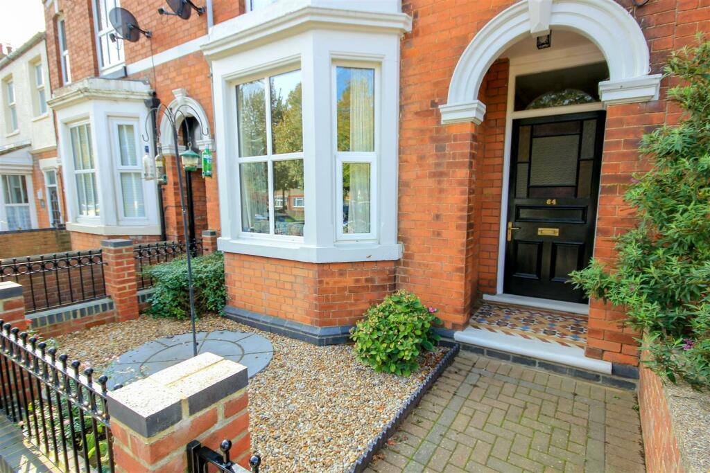 Front Garden.jpg