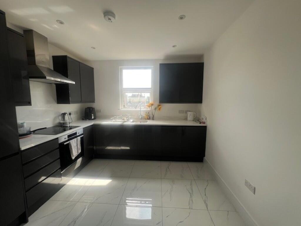 FIRST FLOOR SHARE...