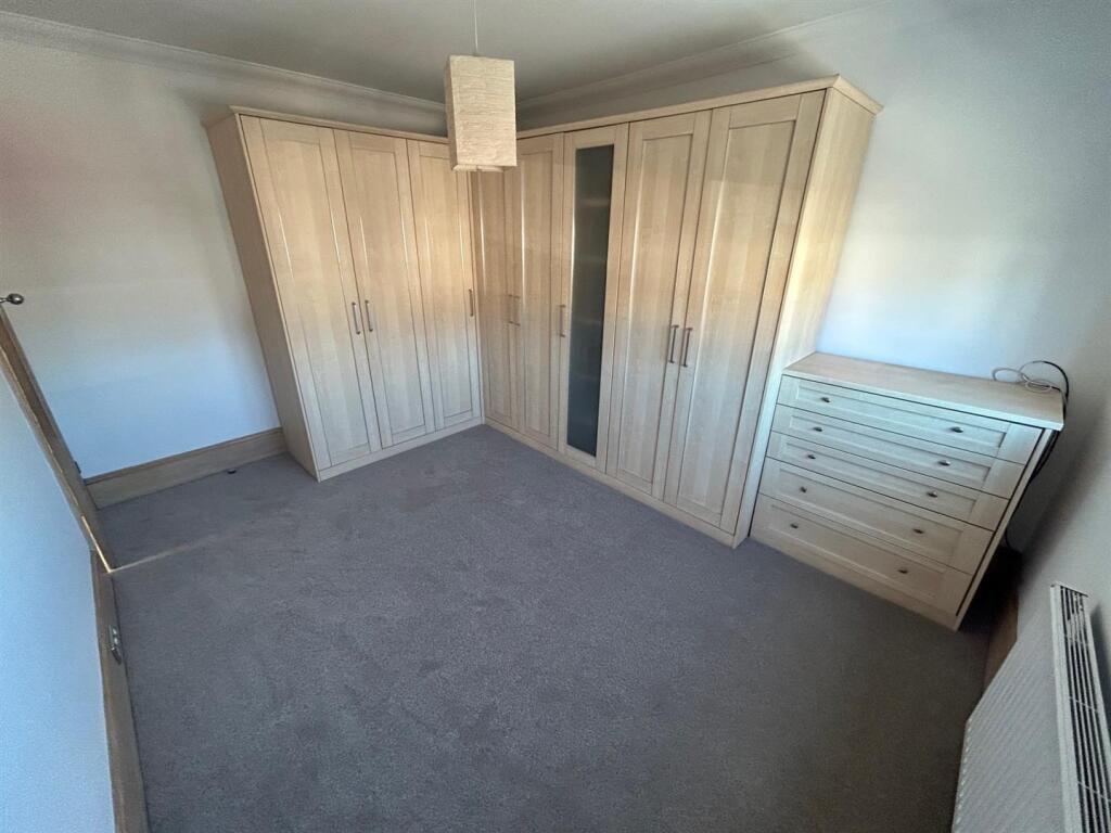 bed 1 2.jpg