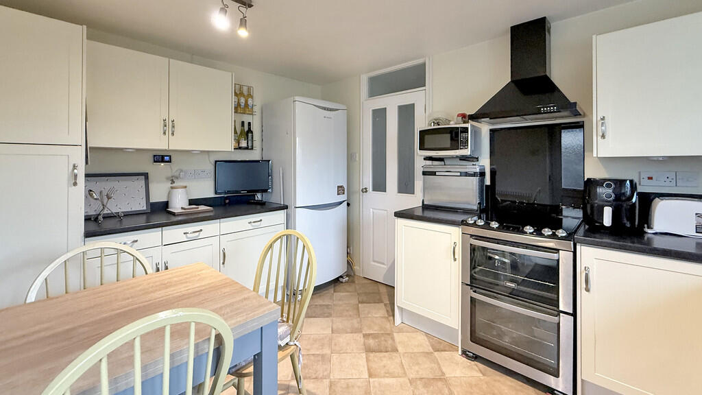 Kitchen/dining ro...