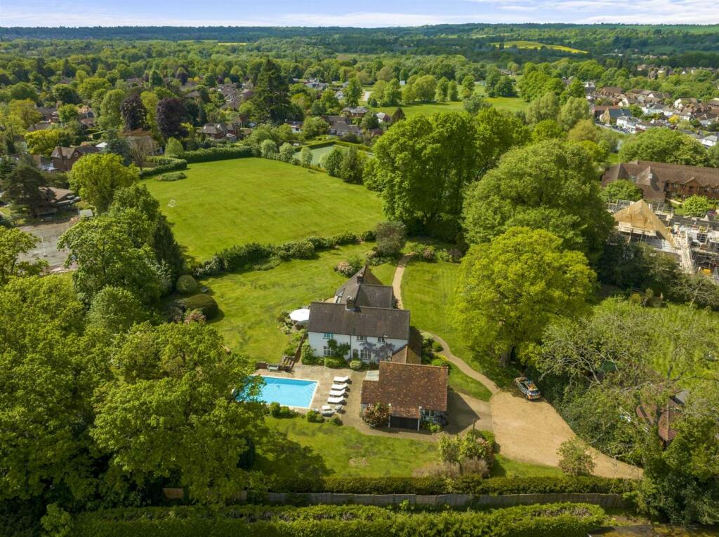 RUSHAM END-Christmas Hill, Shalford, Guildford, GU