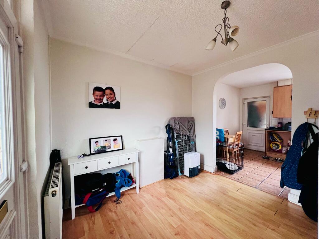 HALLWAY2.jpeg