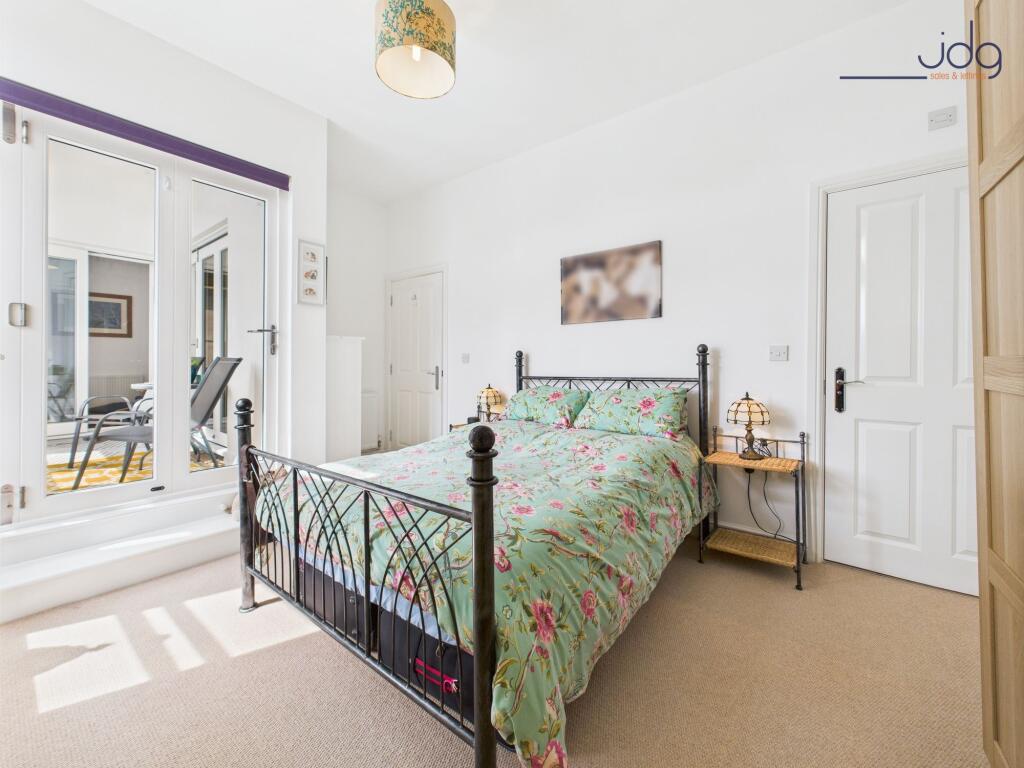 Double Bedroom with Ensuite and Balcony entrance