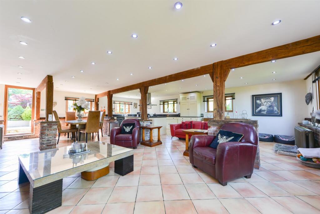 Tithe Barn Detling8.jpg