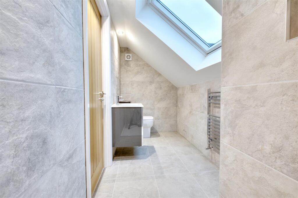 Ensuite 2_3.jpeg