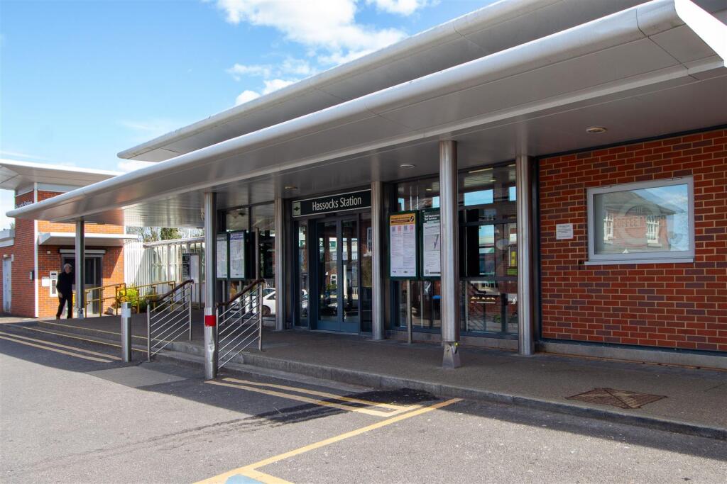 Hassocks Station less than 2 mins