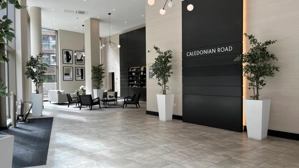 Bright and spacious modern reception area featu...