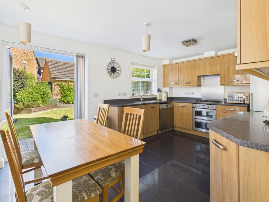 CAM04118G0-PR0011-STILL001