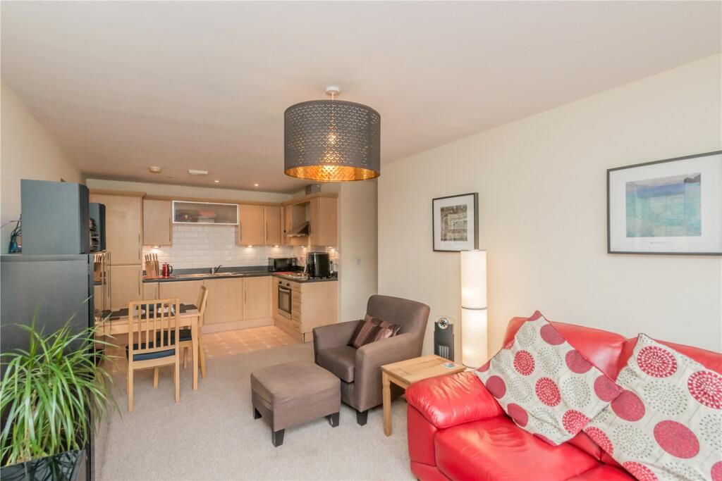 Lounge/Kitchen