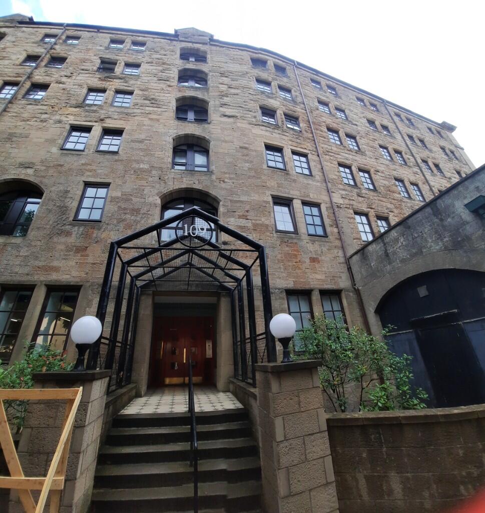 AVAILABLE NOW Bell Street, Glasgow, G4