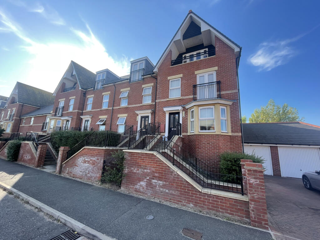 A 3 bedroom townhouse for rent