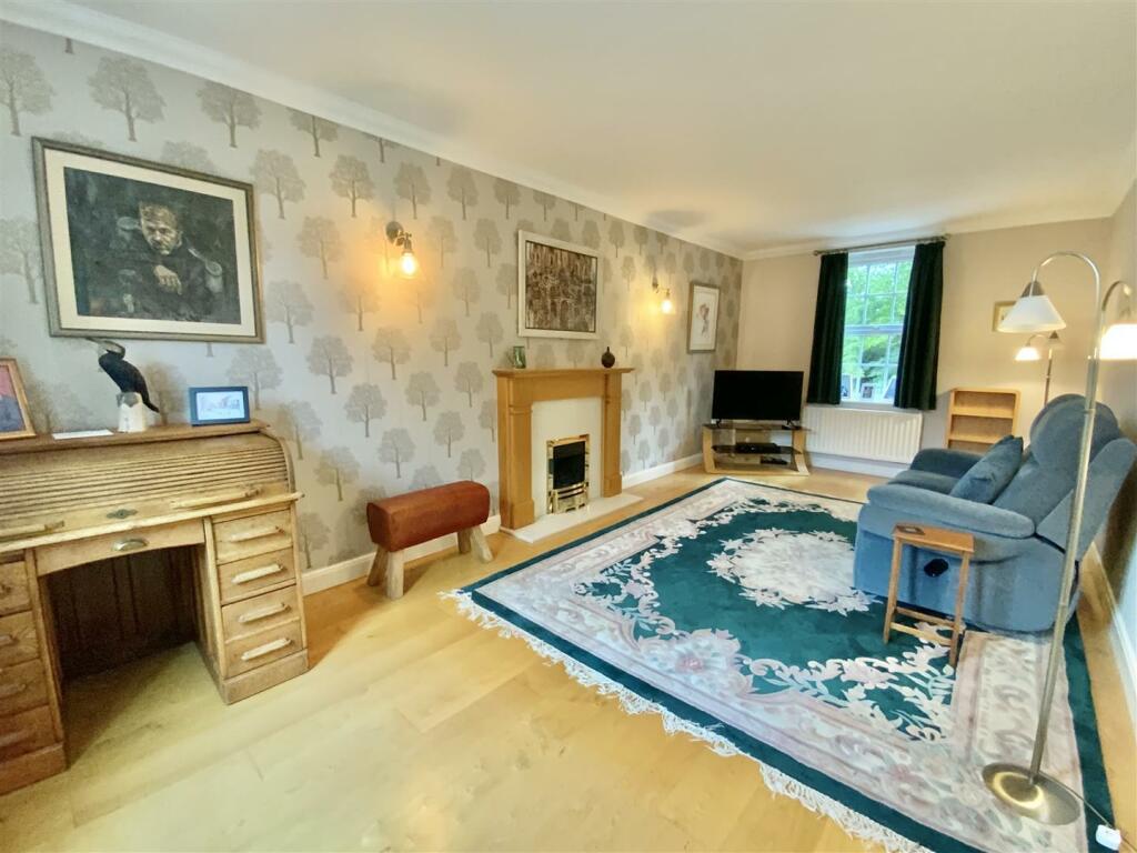 Living Room (1st Floor)