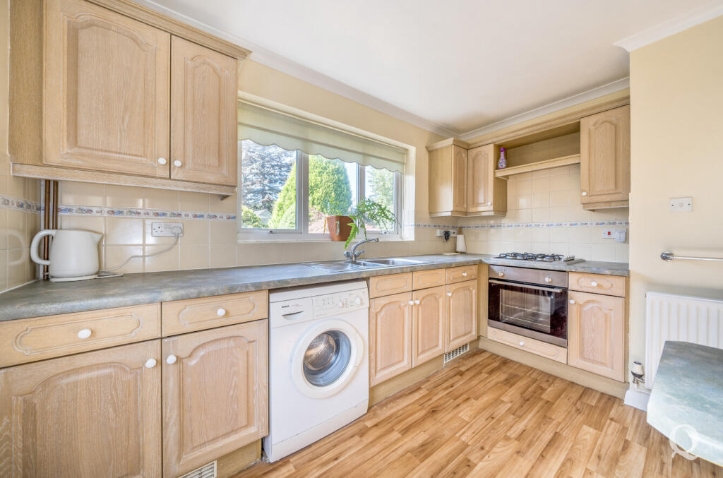 a6e560fd-ef86-4f5...