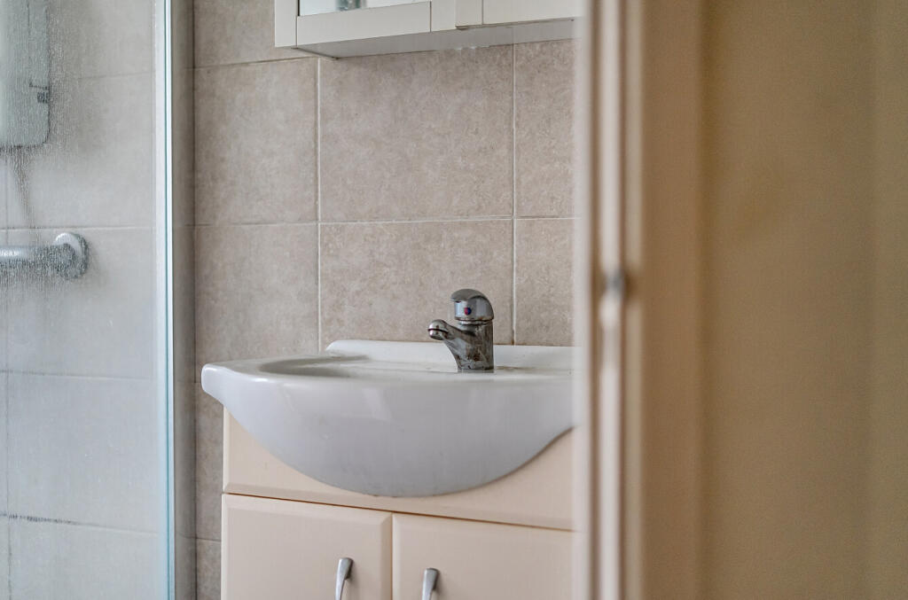 1377269-1-691c410...