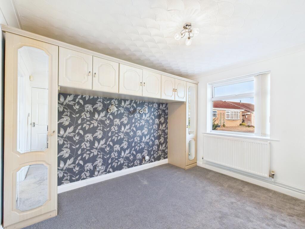 CAM01909G0-PR0438-STILL009