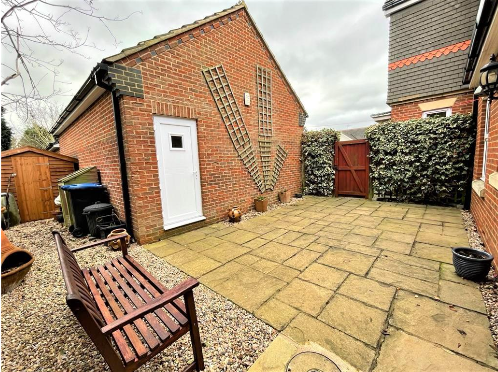 Side patio