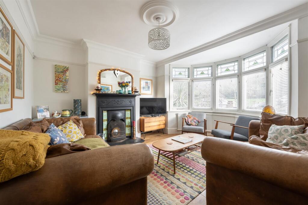 Beacontree Avenue, E17