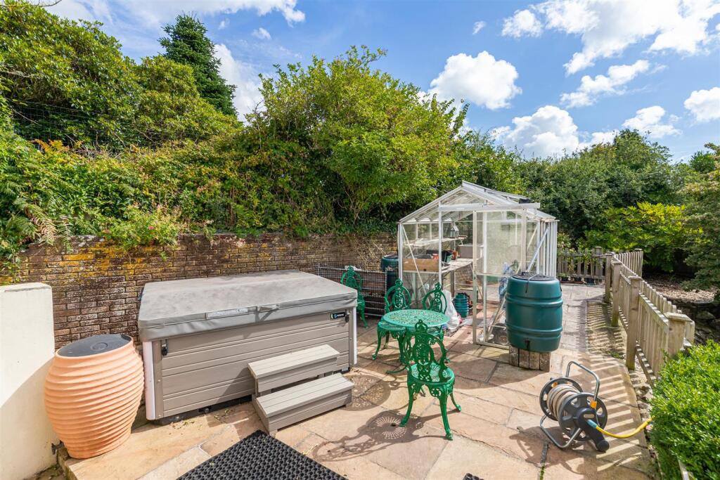 A22 - Amberley, Stokenham - 230807.jpg