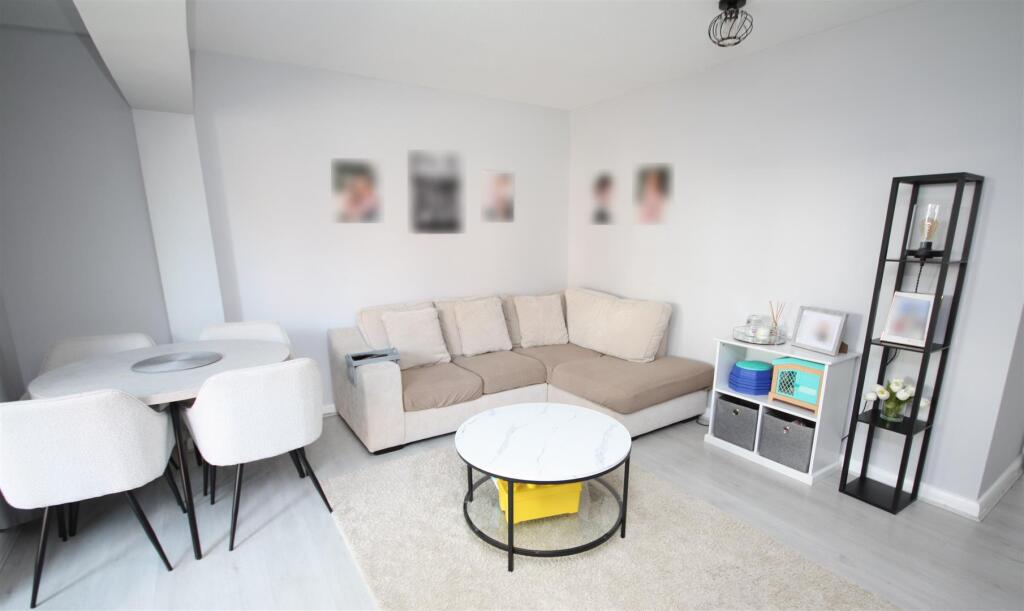 lounge seating area.jpg