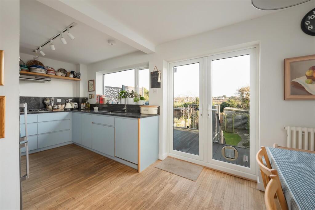 Island Wall, Whitstable