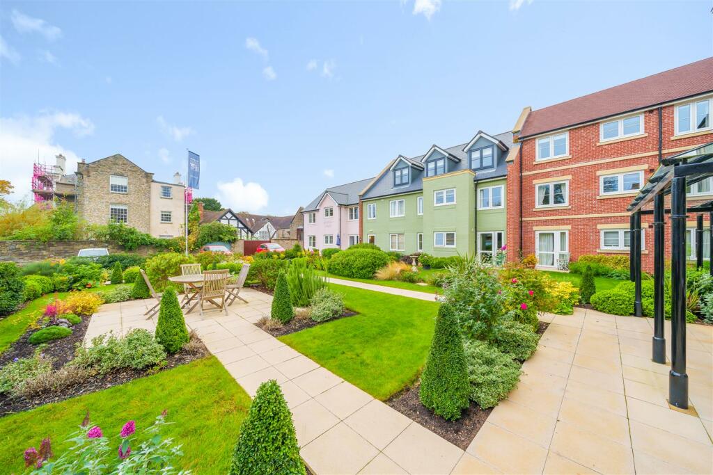 Owners Patio Area.jpg