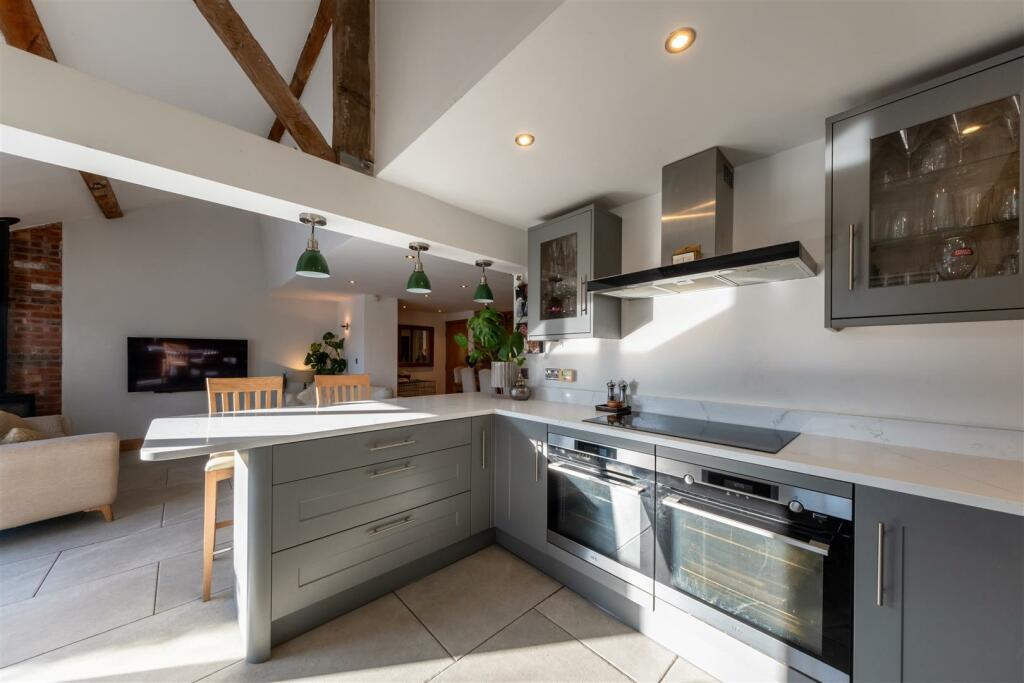 Threshing Barn-005.jpg