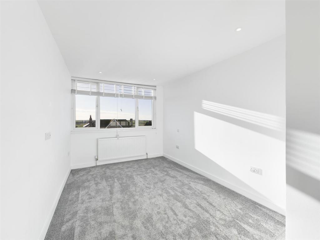 Flat 3, 128 Mount Wise Bedroom 1