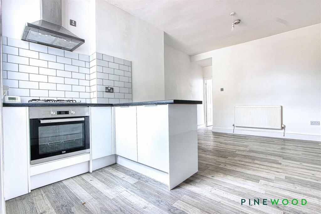 KITCHEN/DINING/LOUNGE