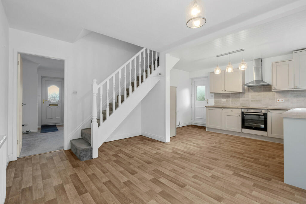 1 Wayside Court, ...