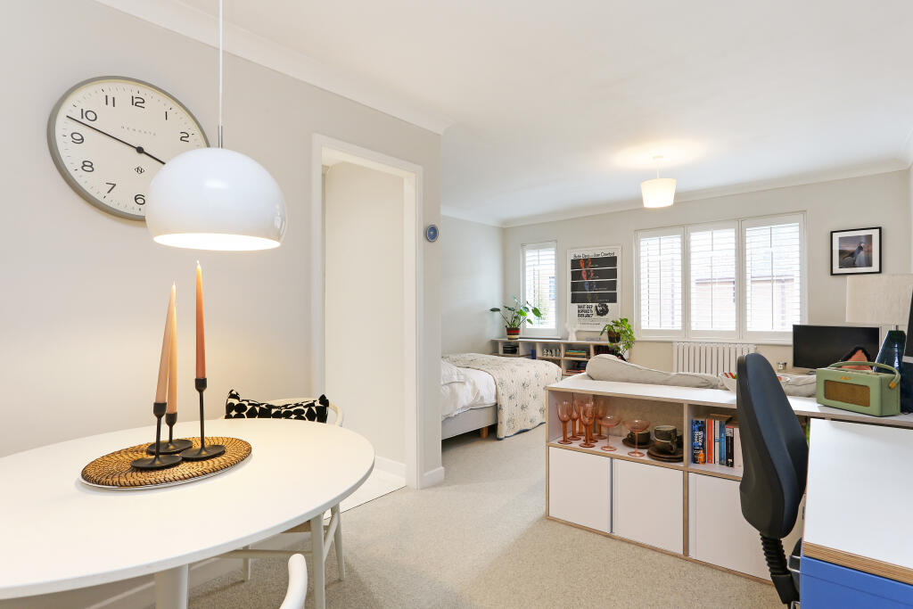 Flat 7, Carrara Whar