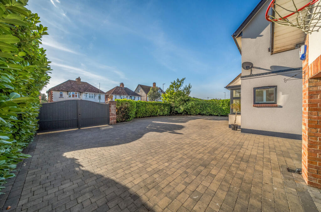 1342307-29-68a8d3...