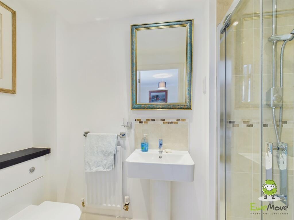 CAM03778G0-PR0142-STILL029