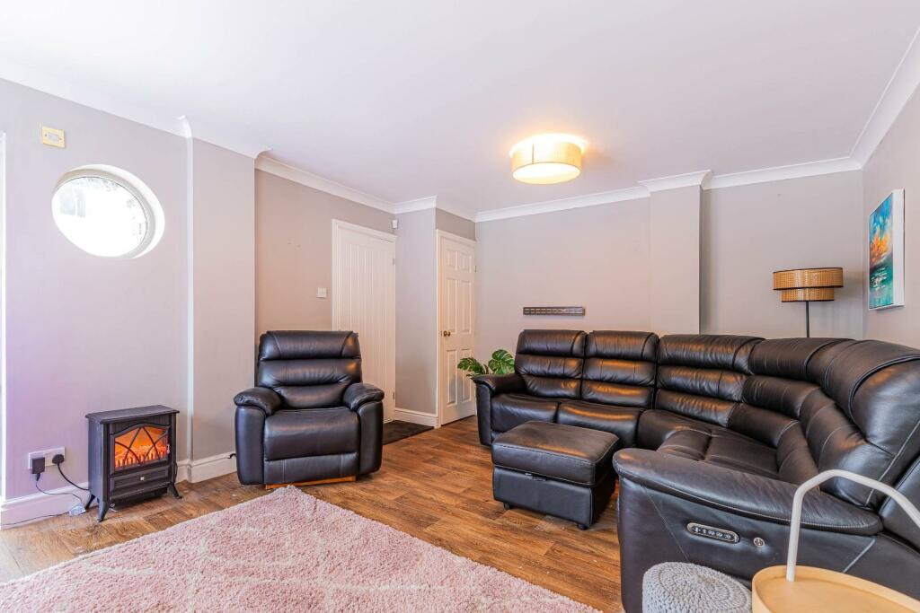 Llwyn Y Pia Road 50-9.jpg