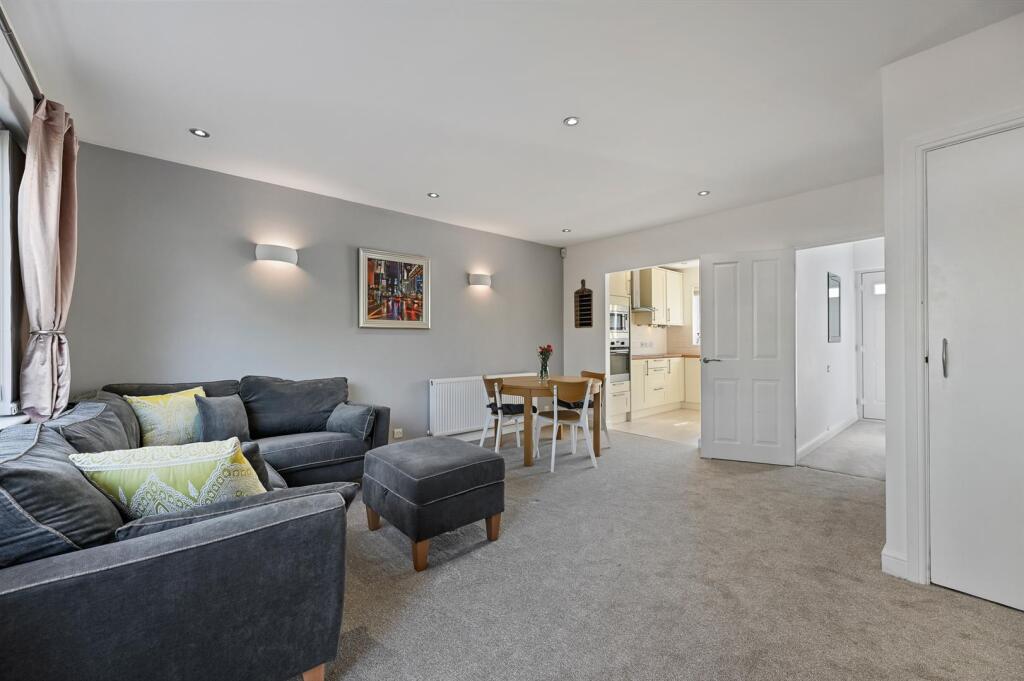 Lounge to Kitchen.jpg