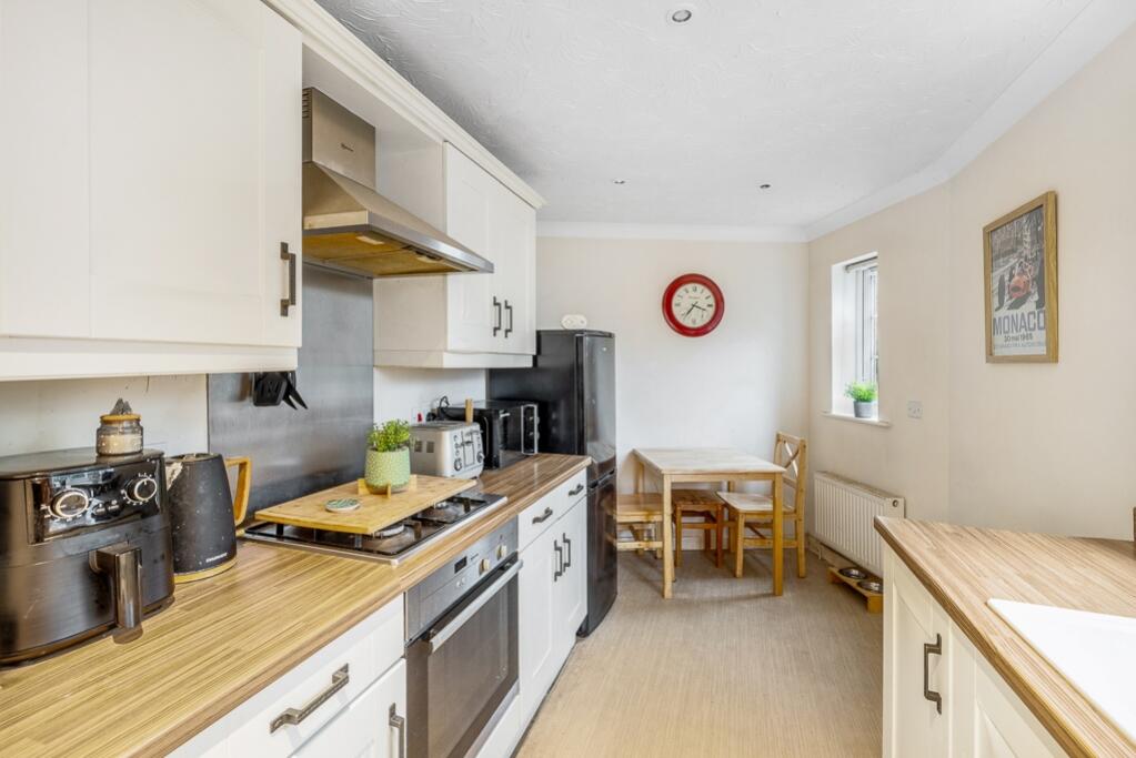 23 Ambassador Walk (Spalding)-8