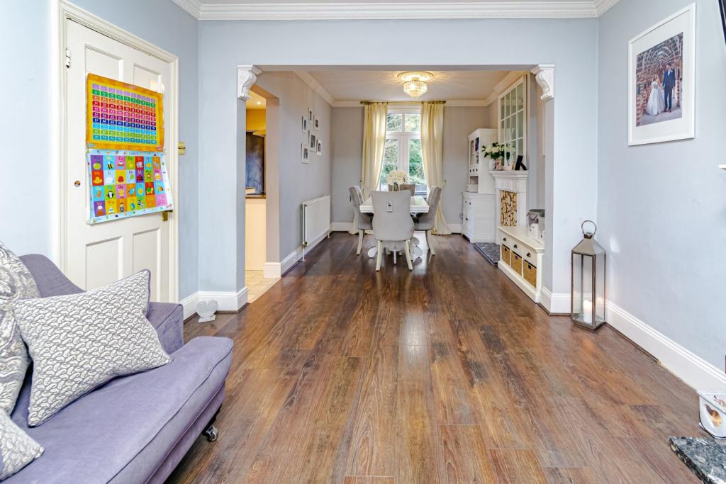 Lounge/Dining Room