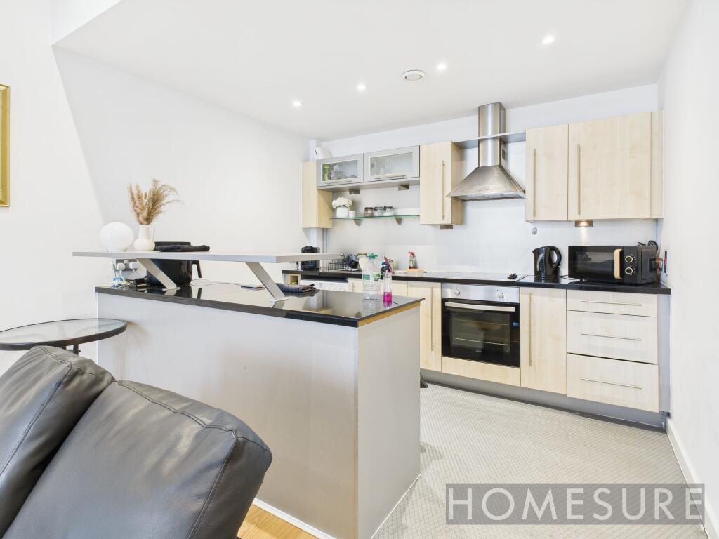 LOUNGE/KITCHEN