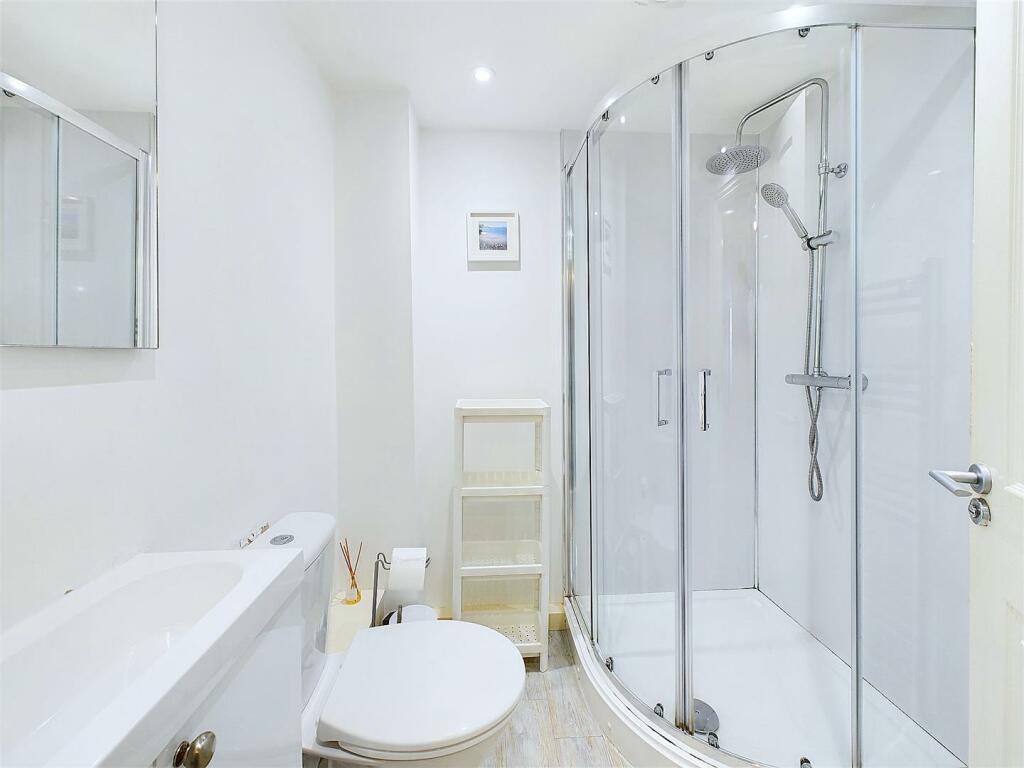 Shower Room.