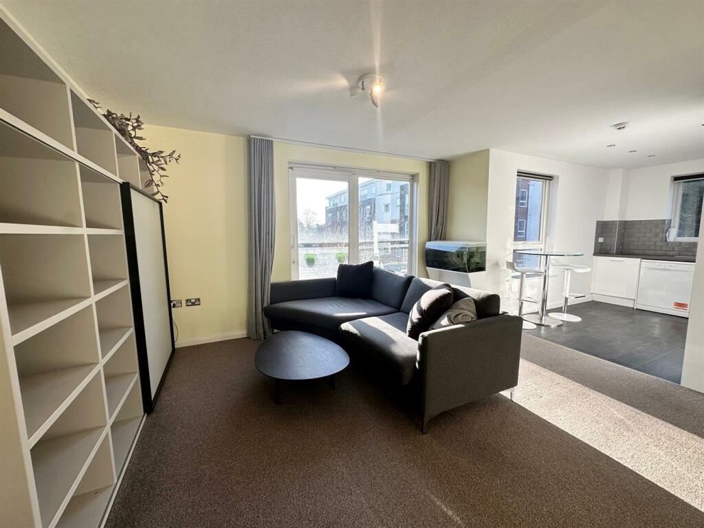 lounge 2.jpg